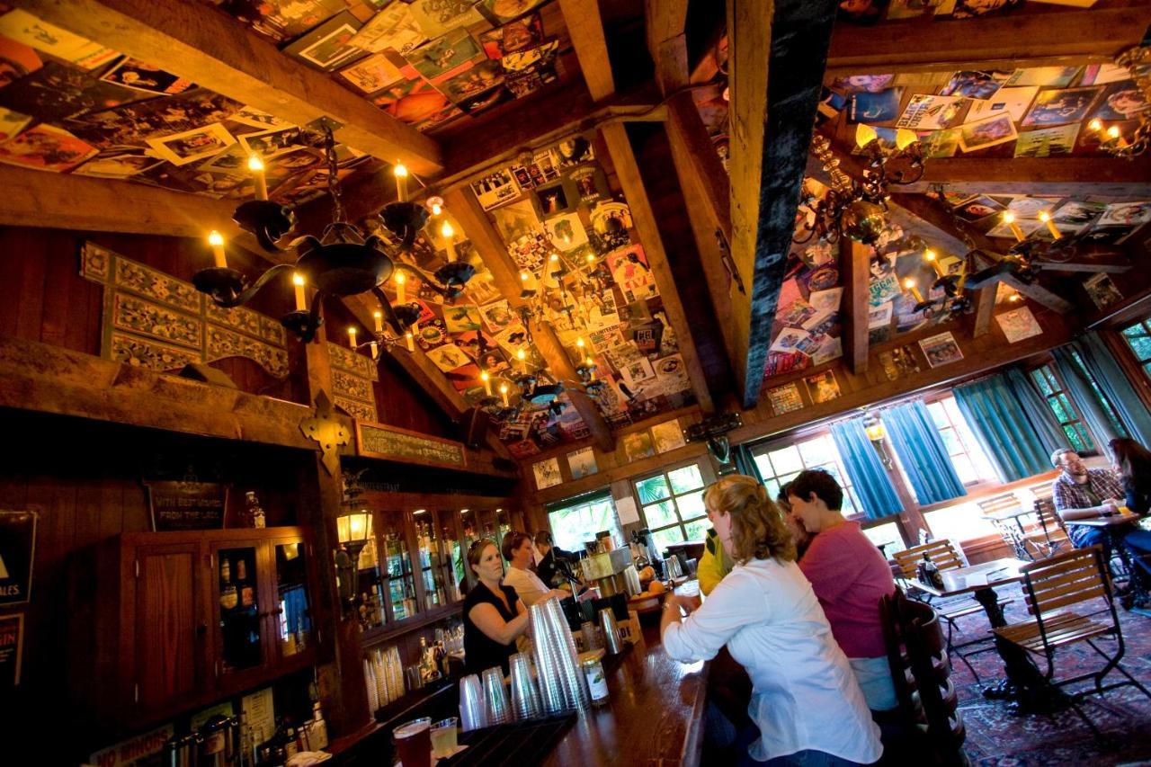 Mcmenamins Grand Lodge Форест Гроув Екстериор снимка
